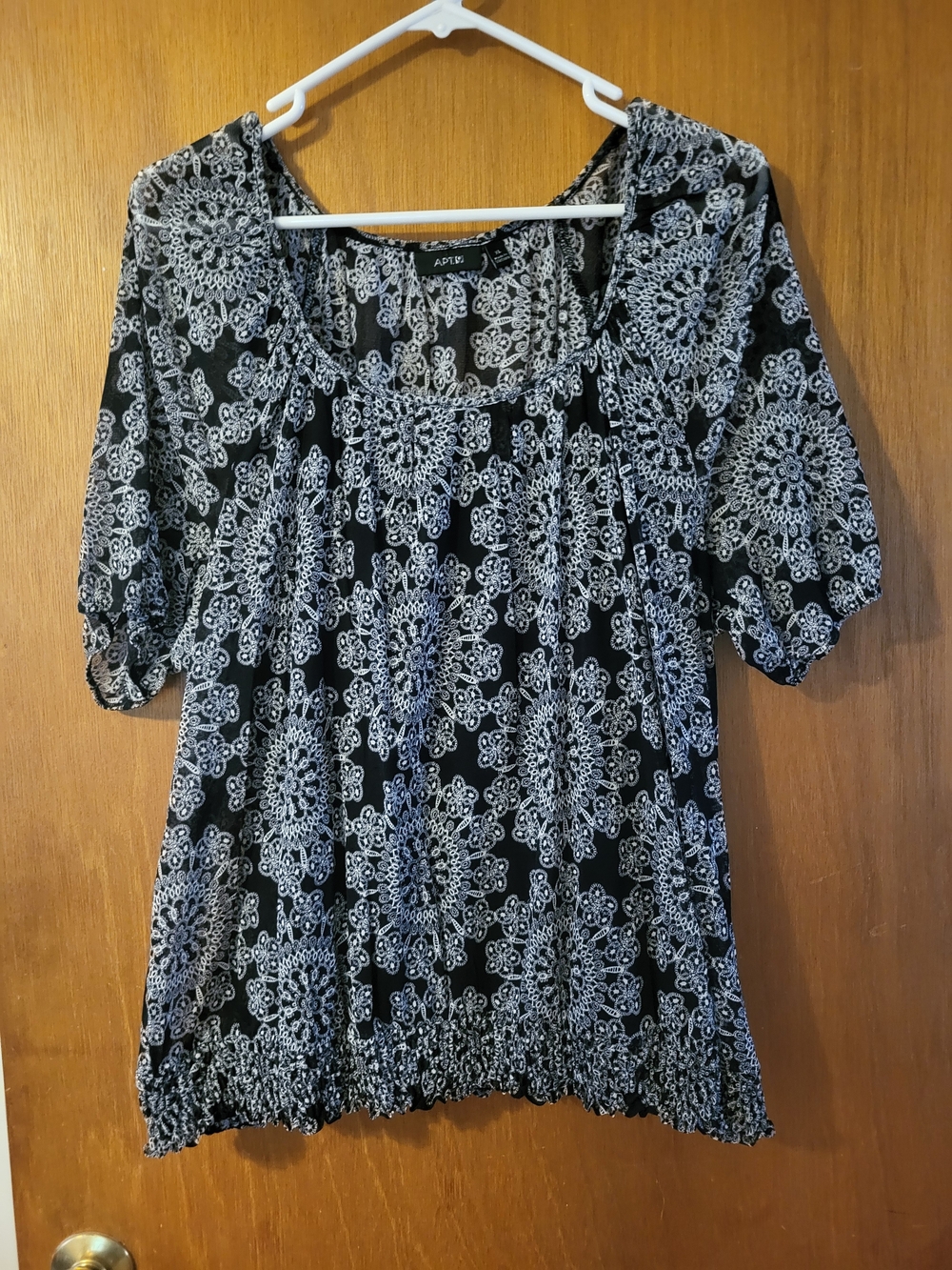 Apt. 9 Black and White Floral-Print Scoop Neck Blouse